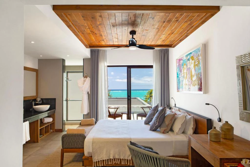 Bright and refined interior of a Junior Suite at Wonders Beach Boutique Hotel