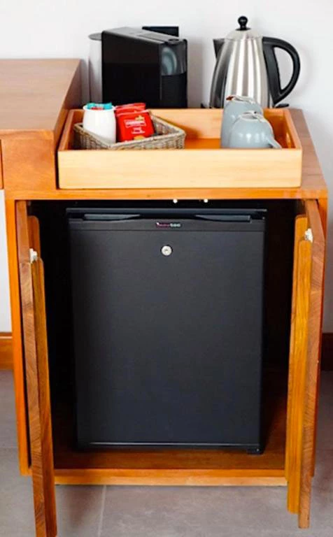 junior-suite-minibar.webp